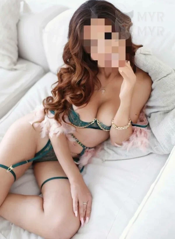 Шанель, эротический массаж